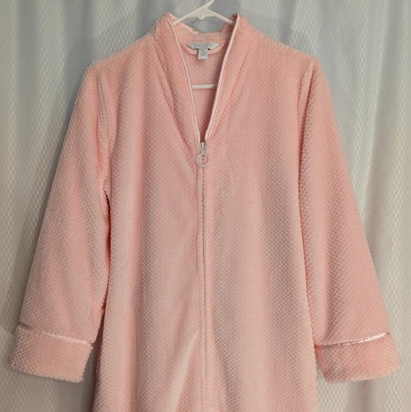 Charter Club Intimates Petite Long-Sleeved Zip-Front Robe, Pastel Pink P/S, NWOT - Picture 2 of 13